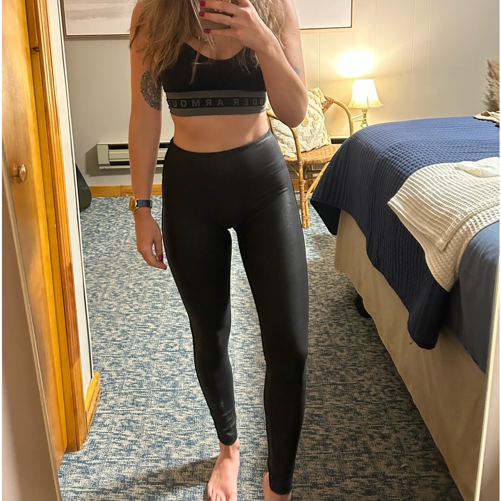 Seamless front faux leather leggings size XS